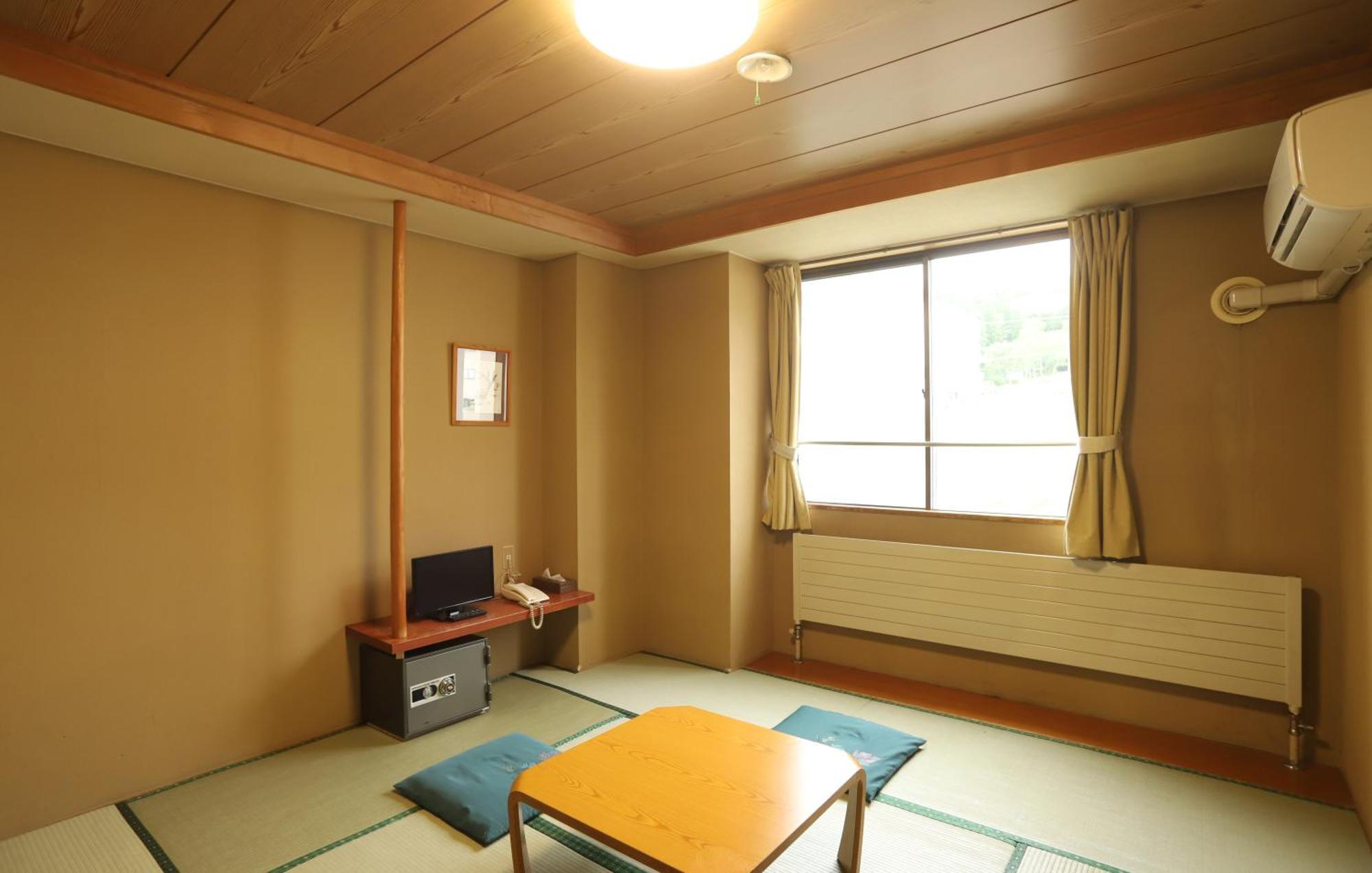 יאמנוצ'י Hotel Chalet Ryuo מראה חיצוני תמונה
