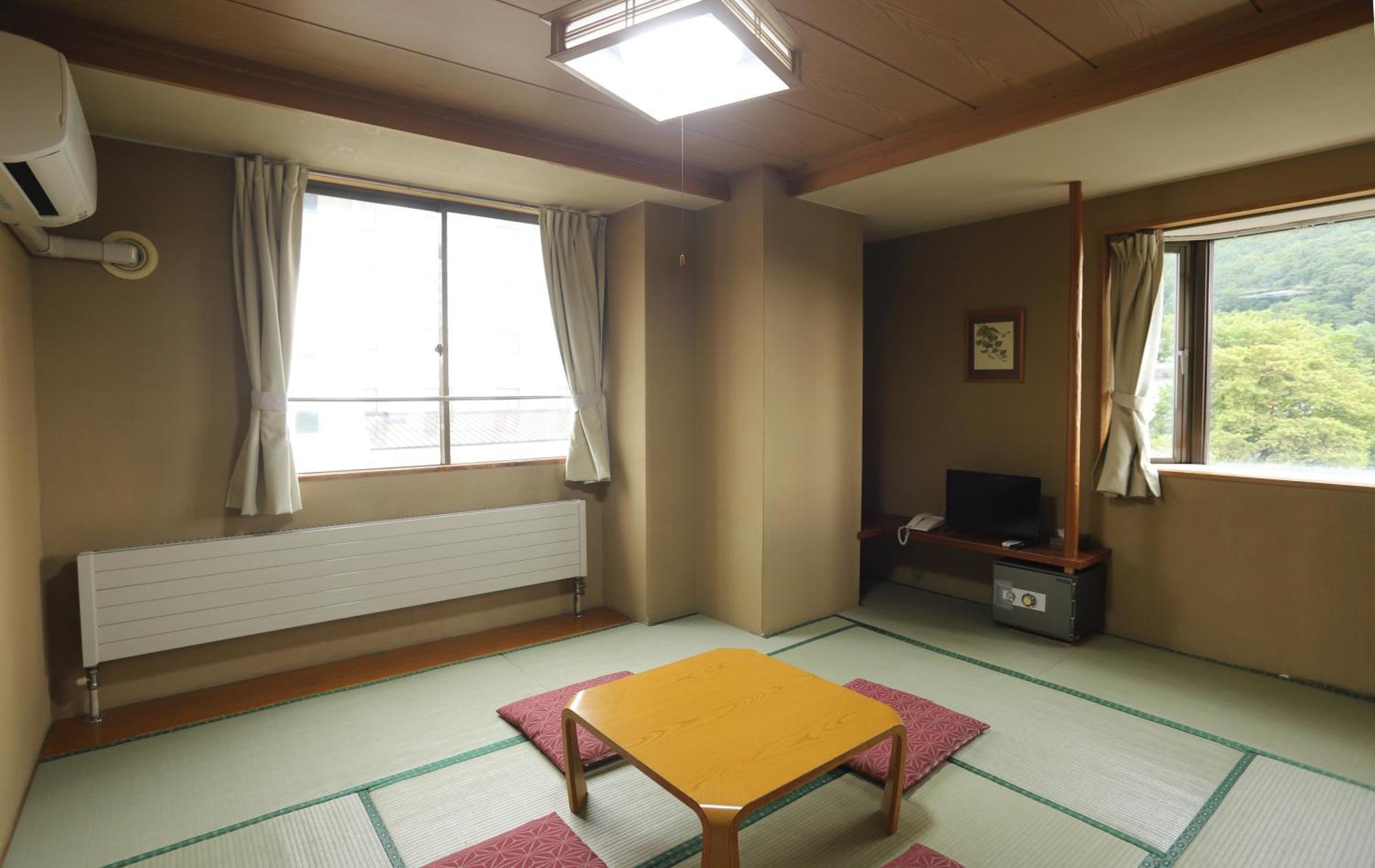 יאמנוצ'י Hotel Chalet Ryuo מראה חיצוני תמונה